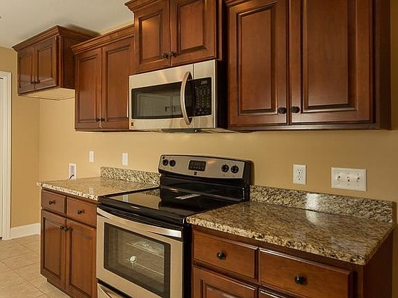 5th image of 1755 Chelsa Dr NE