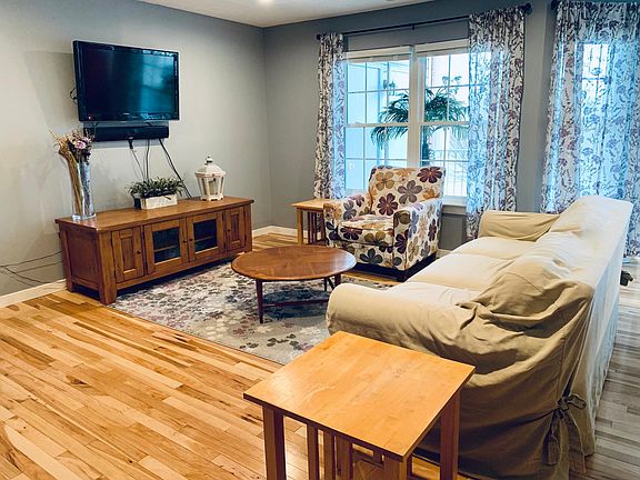 5th image of 2405 Forest Edge Ct Unit 201E