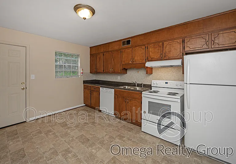 2020 High School Rd #A — Photo 11