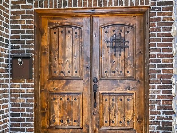 3rd image of 3905 E Windsmore Drive