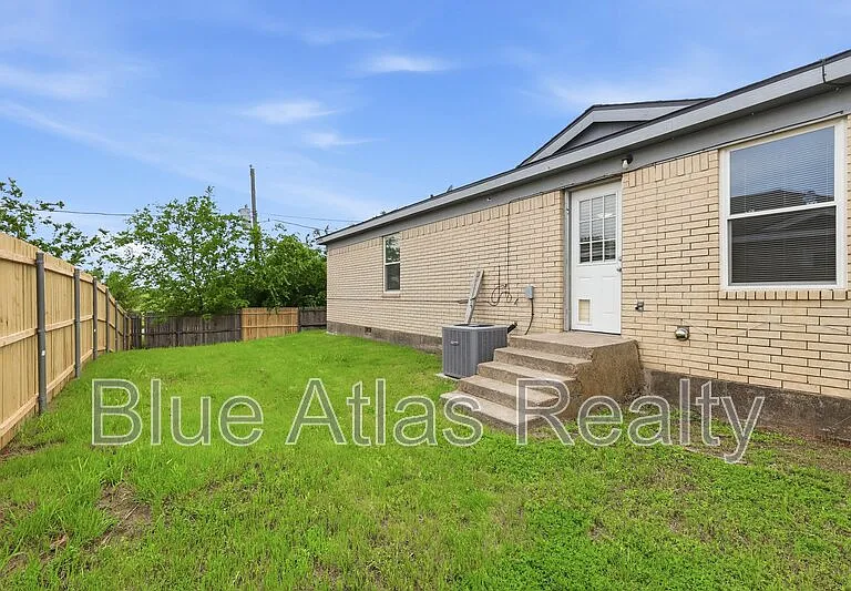 116 Arrowhead St #A — Photo 11