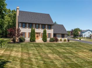 1001 Crestwood Dr, Effingham, IL 62401