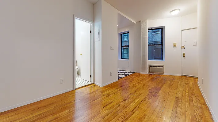 Rented by Bond New York | media 3