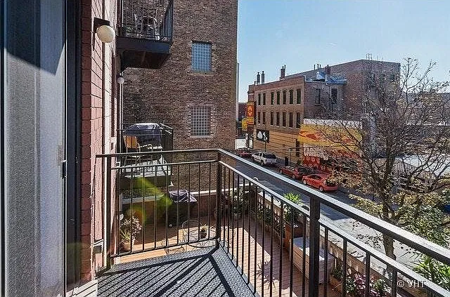 2 Large Balconies