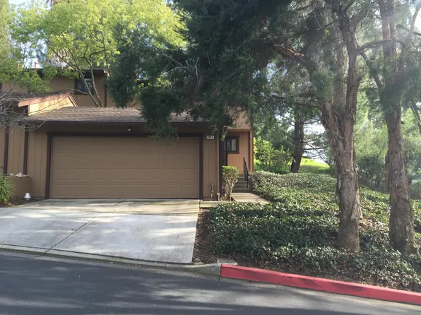 2411 Deer Tree Ct, Martinez, CA 94553