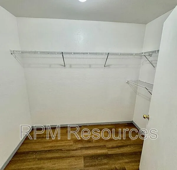 7404 Park Meadow Dr — Photo 23