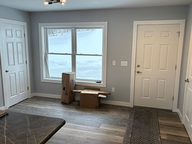 Entry, eat in kitchen area