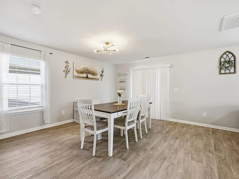 1160 Fowler — Photo 15