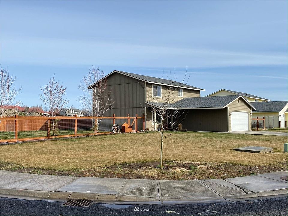 1st image of 1038 W Windrose Dr