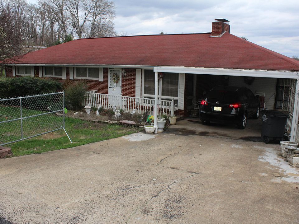 1st image of 613 Peach Orchard Dr