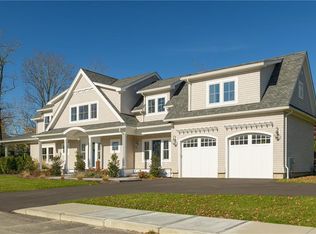 1 Knowlton Ct, Bristol, RI 02809