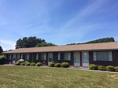 2703 Watauga Rd Photo 1