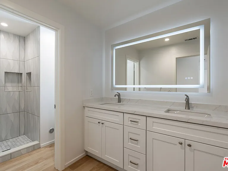 3062 Arrowhead Dr — Photo 20