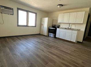 709 W 3rd St, Waterloo, IA 50701