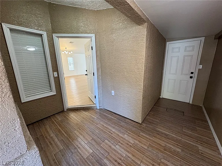 5534 Super Bowl Dr — Photo 4