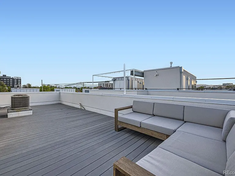 1612 Irving St #4 — Photo 21