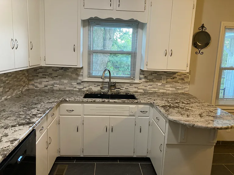 1515 SW 1st St — Photo 4