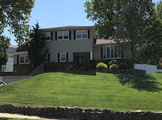 22 Towsen Rd, Wayne, NJ 07470