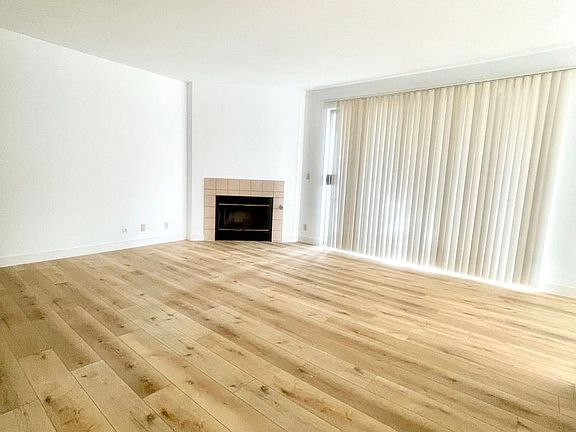4th image of 1175 E Ocean Blvd Unit 109