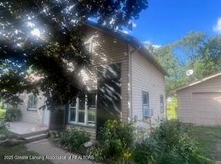 323 E Main St, Elsie, MI