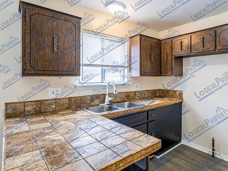 11203 Toepfer Rd — Photo 2