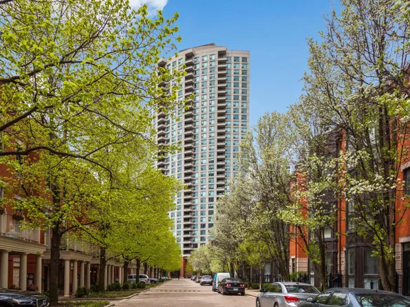 501 N Clinton St APT 1206, Chicago, IL 60654