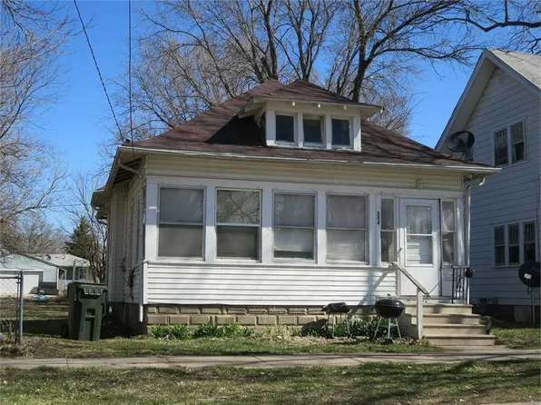 314 Crescent Pl, Waterloo, IA 50703