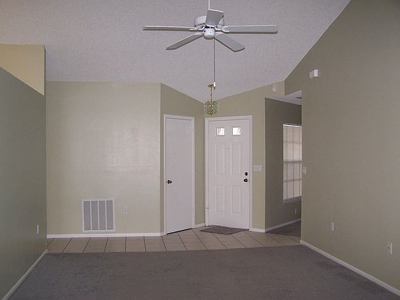 Living Area/Foyer