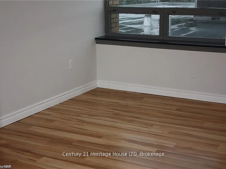 238 Bertie St #2 — Photo 5