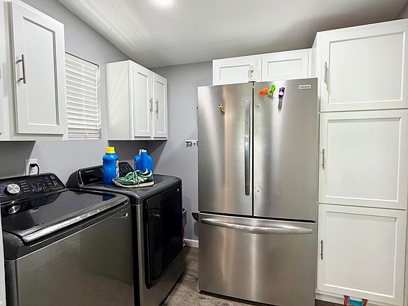 2nd image of 720 Gagel Ave