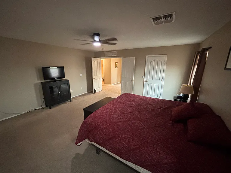 2315 E 35th Ave — Photo 12