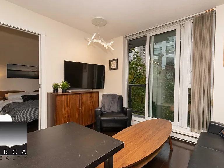 1010 Richard St #403 — Photo 4