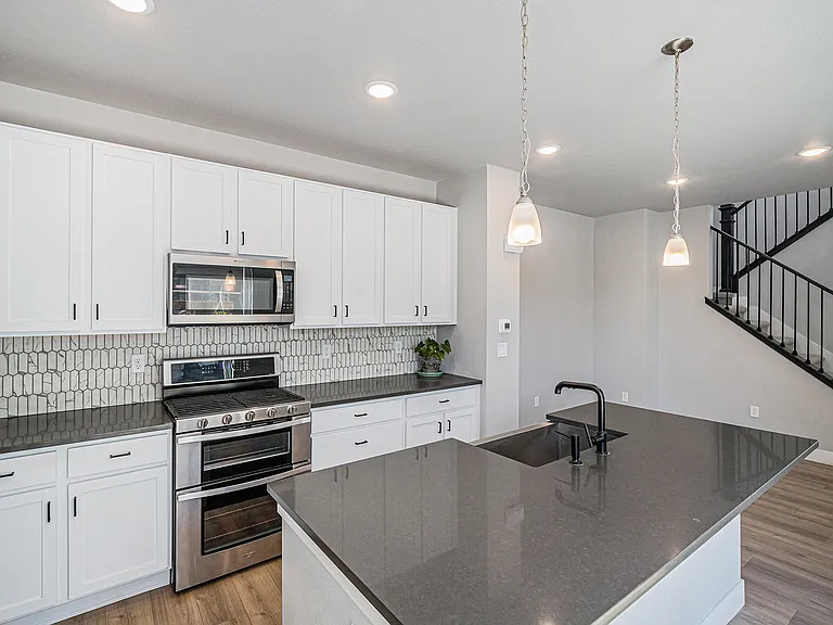 6019 Denys Dr — Photo 14
