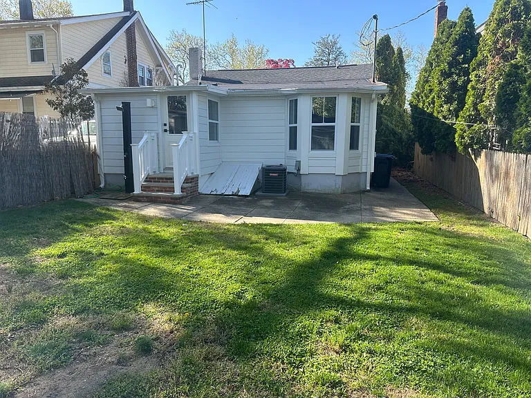 416 Ludlow Ave — Photo 6