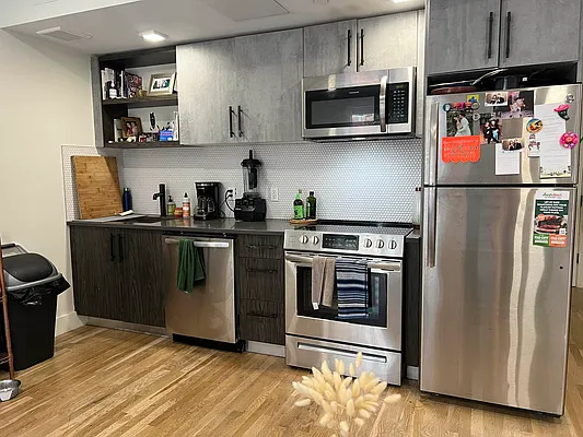 Rented by Rumah Realty Inc | media 34