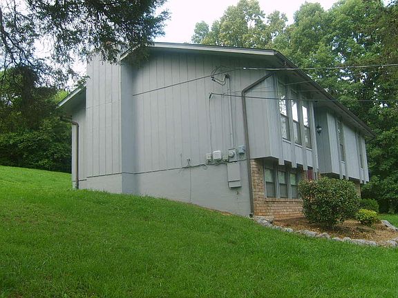 2nd image of 6107 Janmer Ln #2