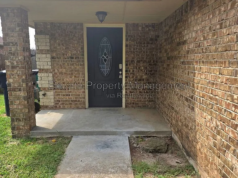 804 SW 151st St #A — Photo 2
