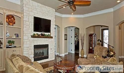 2nd image of 3303 Castlewood Blvd