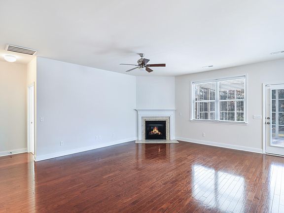 5th image of 3274 Conservancy Ln