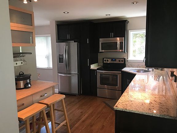 5th image of 90 Greenbriar Ave