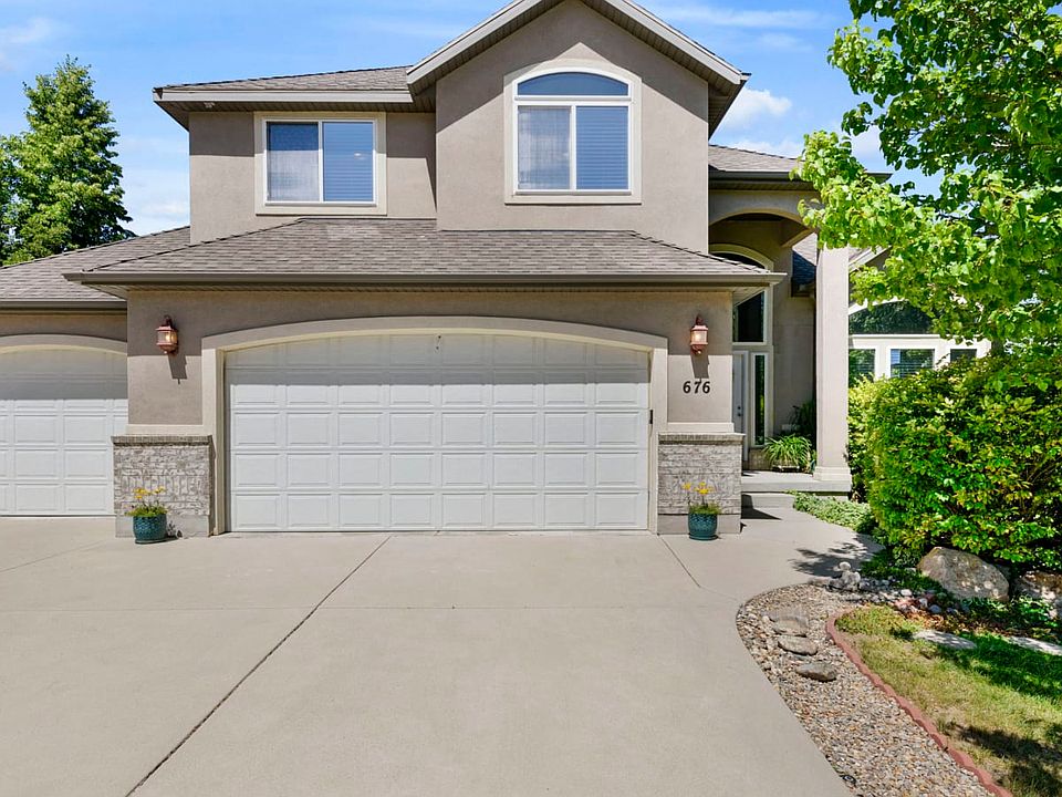 1st image of 676 E Rocky Knoll Ln