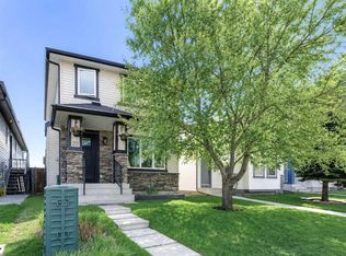 20 W Everridge Rd SW, Calgary, AB T2Y 4S8
