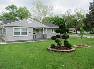 214 Tee Rd, Carpentersville, IL 60110