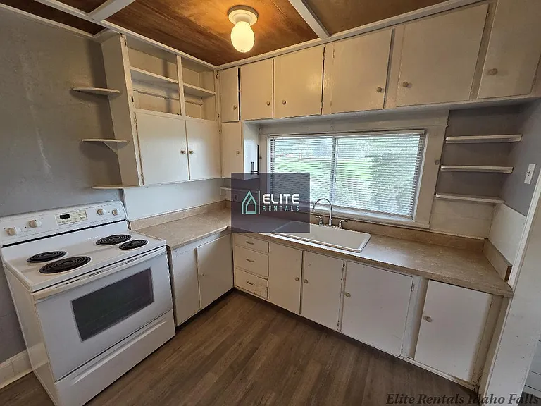 12381 N 15 E — Photo 9