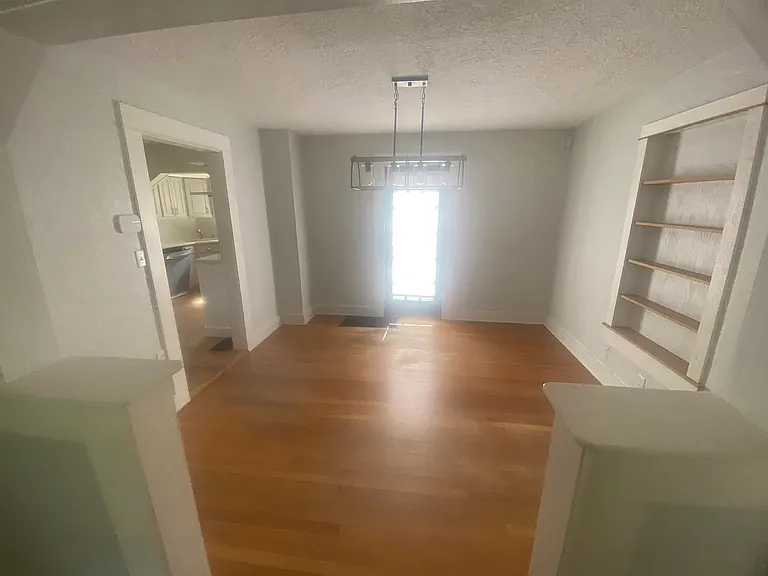 1668 N Longview St — Photo 13