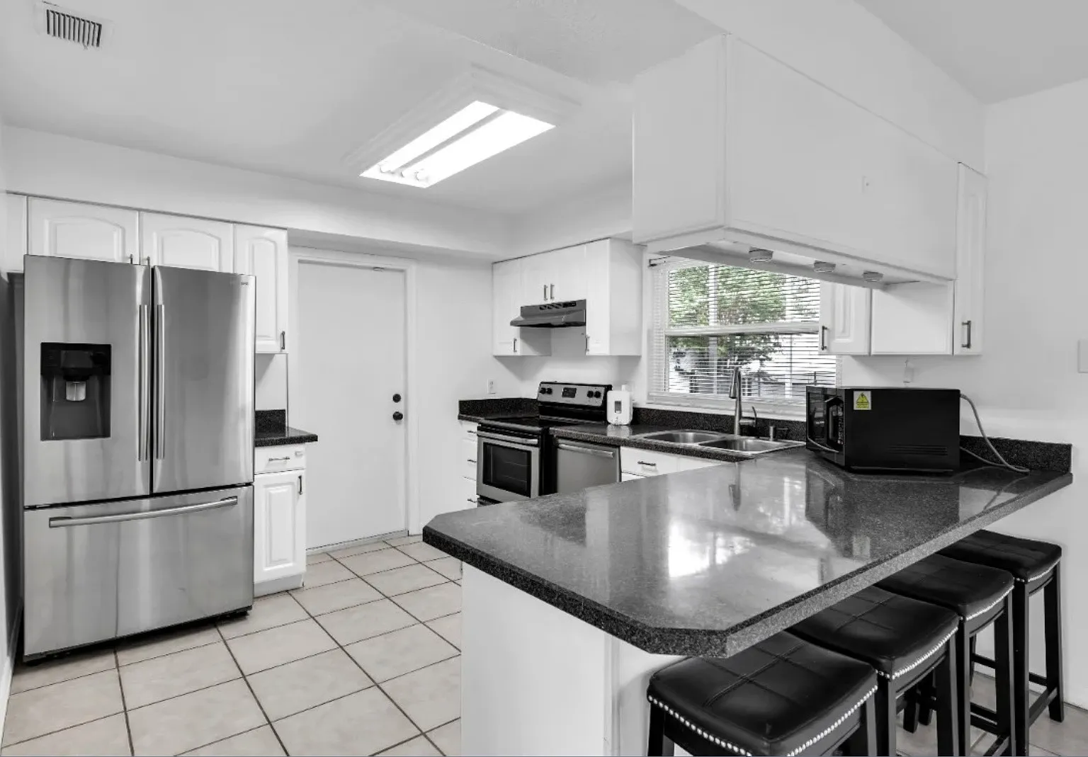 11706 Oban Ave — Photo 4