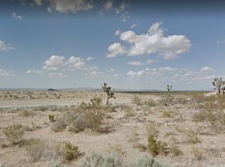 Ave W8, Llano, CA 93544