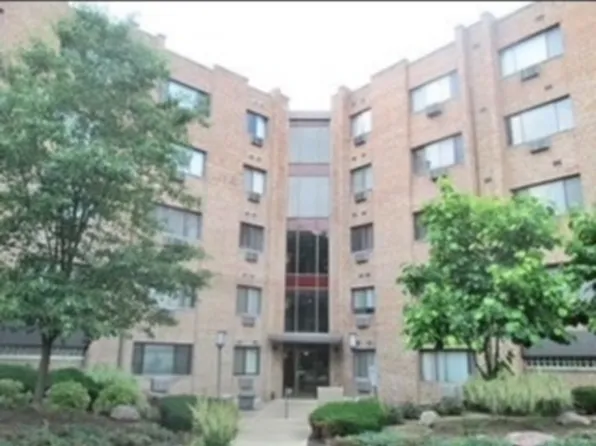5306 N Cumberland Ave APT 215, Chicago, IL 60656