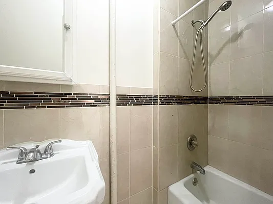 Rented by Pear NYC LLC | media 14