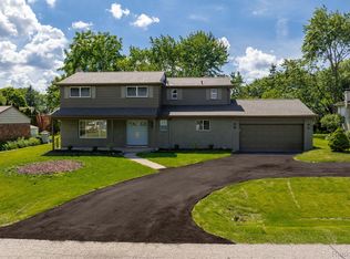 6780 Lee Crest Dr, West Bloomfield, MI 48322